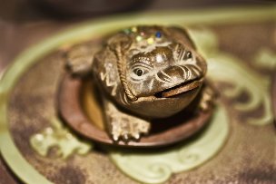 Амулет-жаба на удачу і багатство